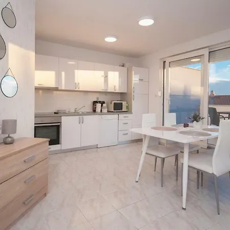 Duilovo Beach Apartamento *