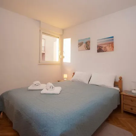 Duilovo Beach Apartamento *